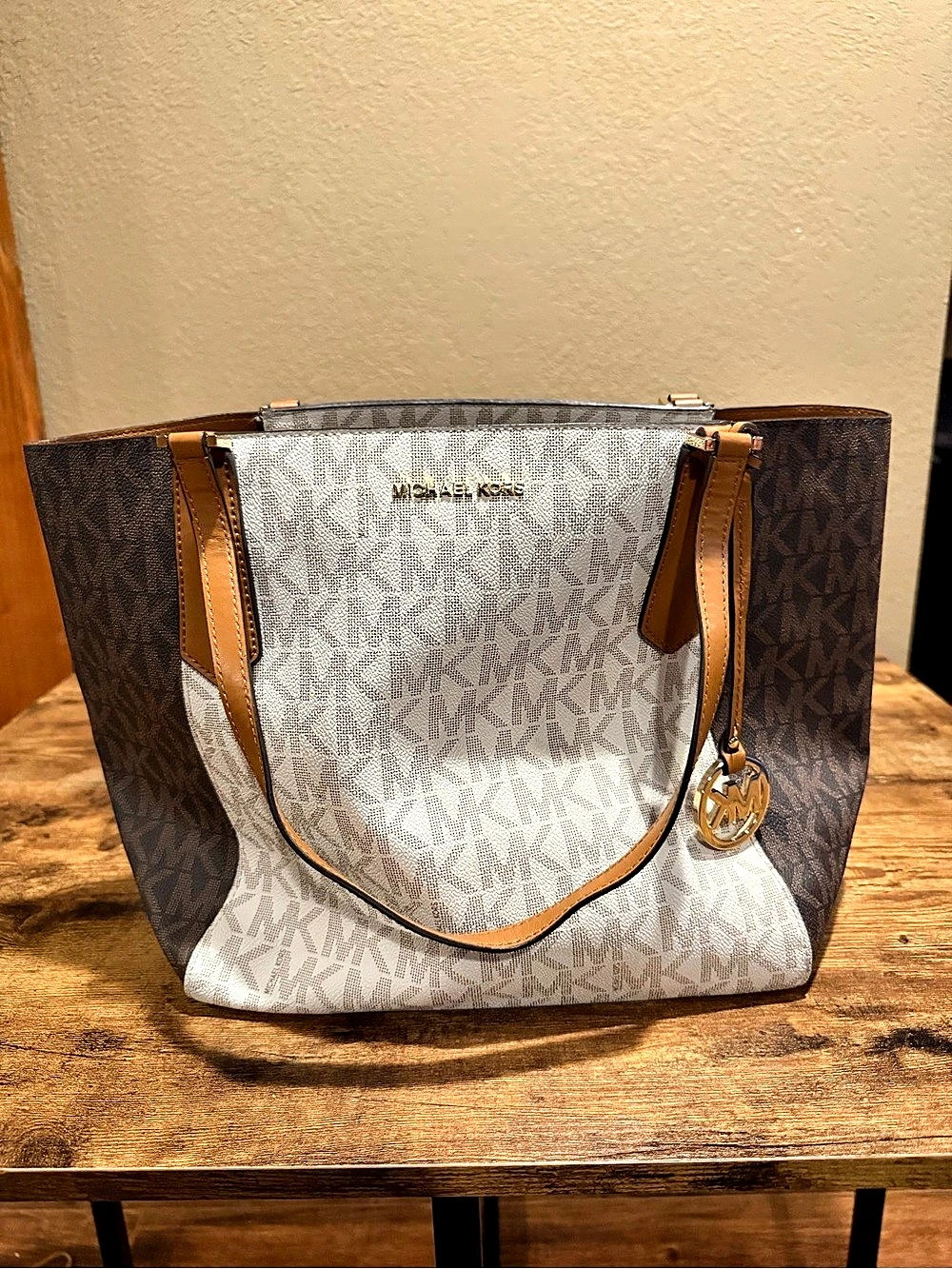 Michael Kors Voyager Large Color-Block Signature Logo Tote Bag